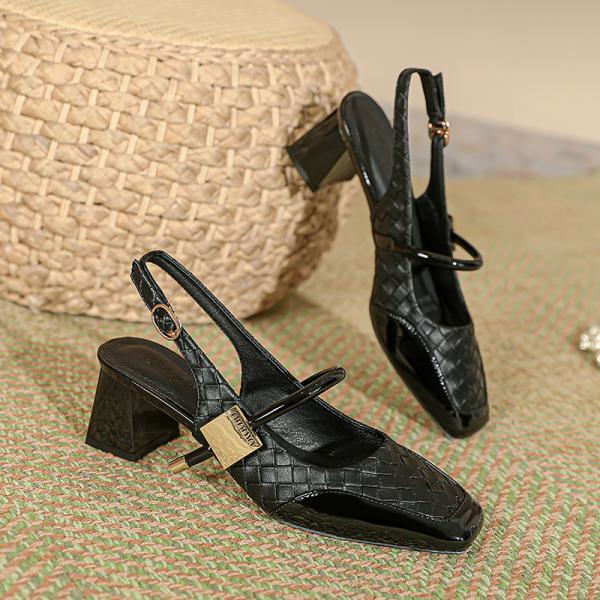 Square toe high heels, 2024 new summer magic buckle, one line strap, back empty single shoe, thick heel, wrapped toe sandals